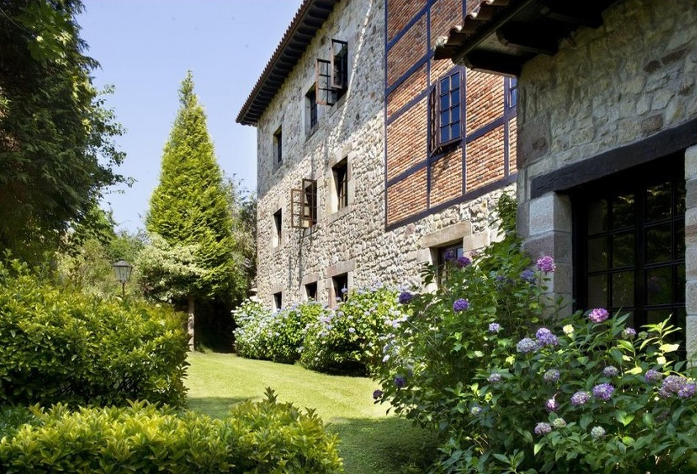 Parador De Santillana Del Mar Luaran gambar