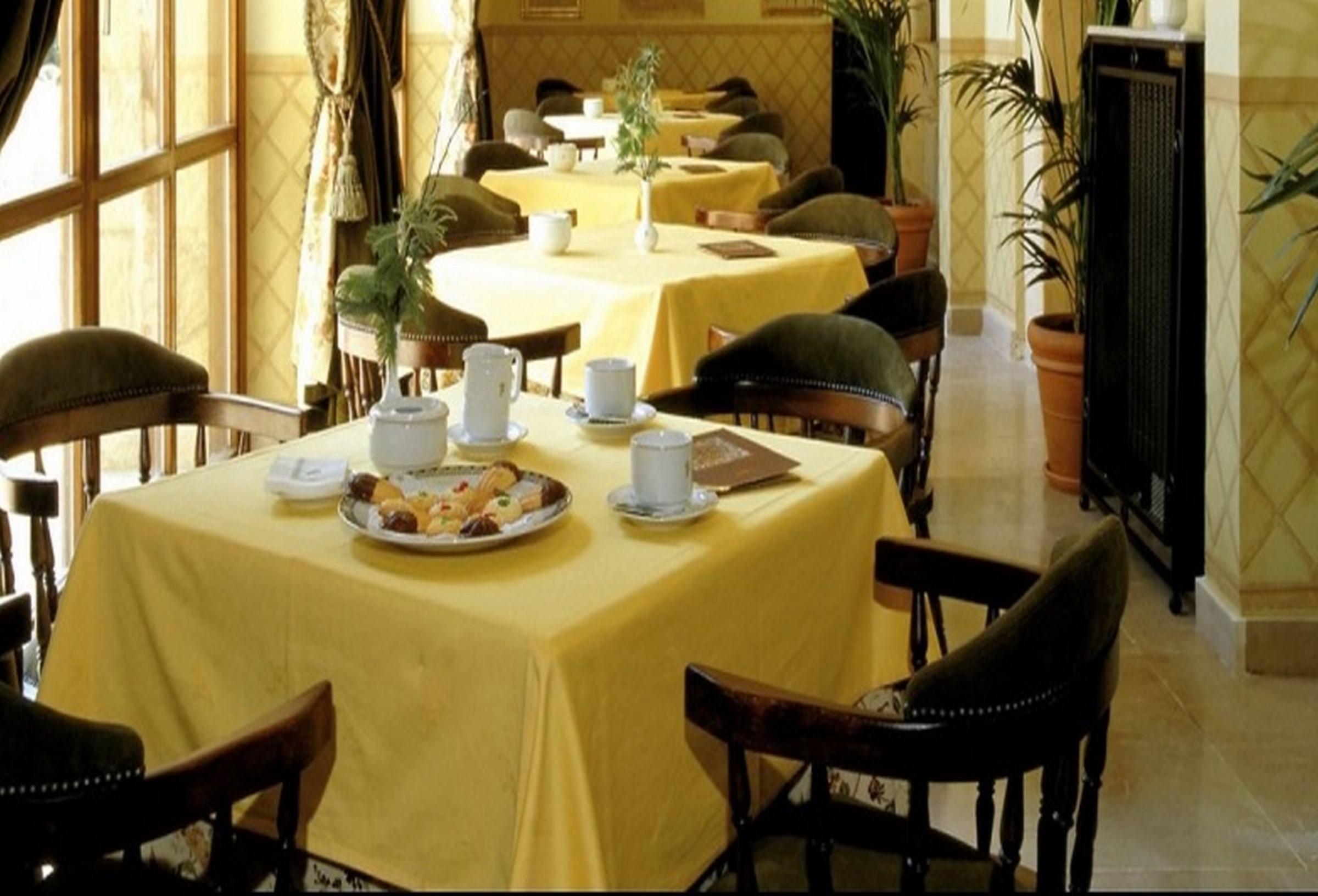 Parador De Santillana Del Mar Luaran gambar