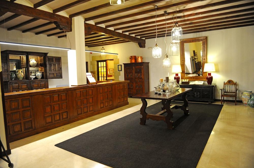 Parador De Santillana Del Mar Luaran gambar
