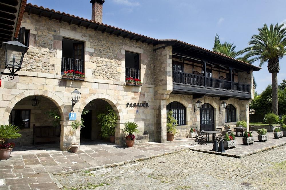 Parador De Santillana Del Mar Luaran gambar