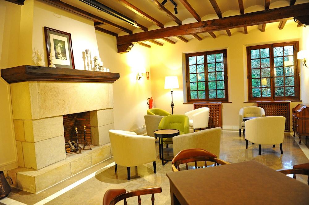Parador De Santillana Del Mar Luaran gambar