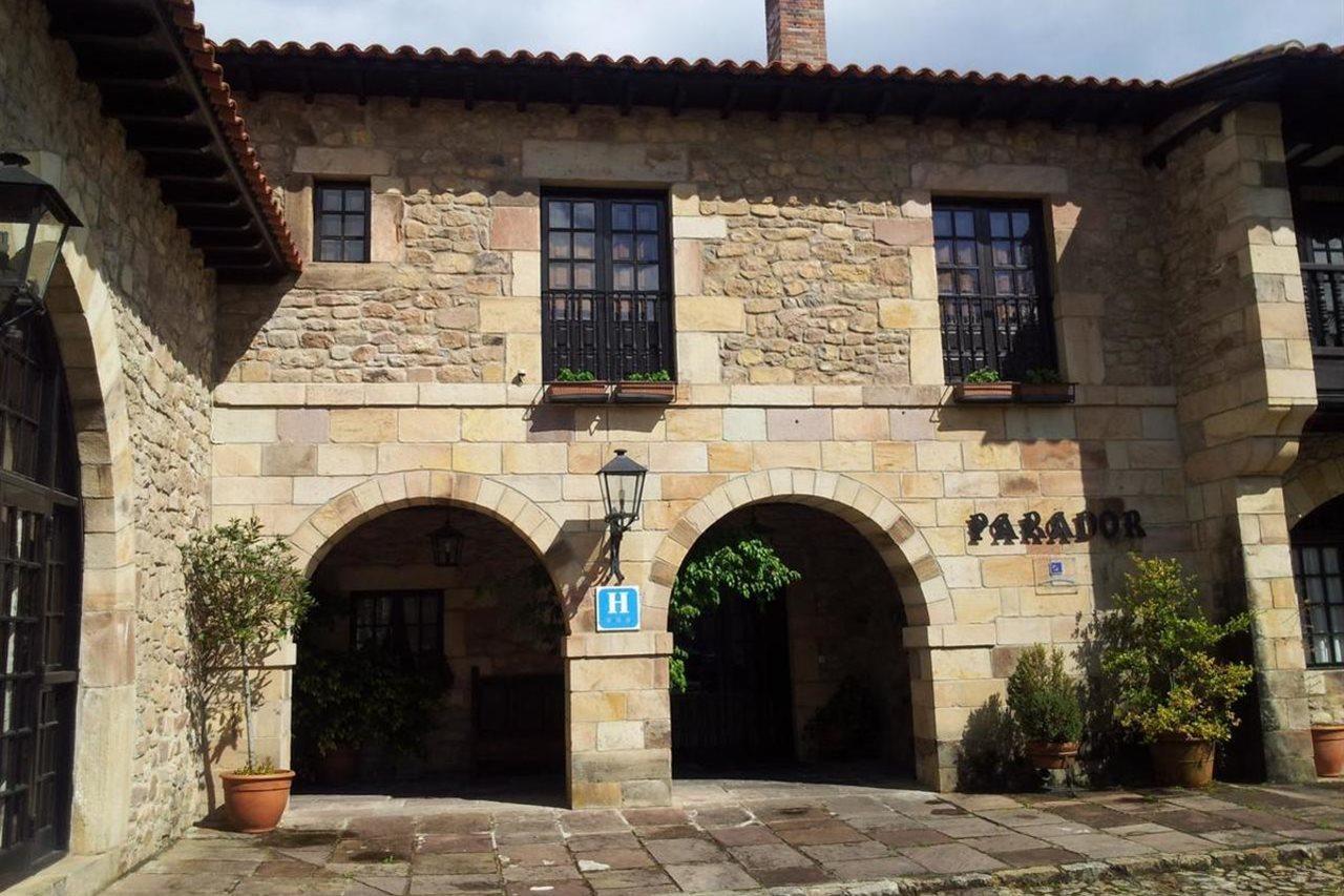 Parador De Santillana Del Mar Luaran gambar